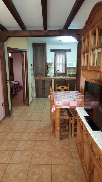 Apartamentos Rurales Tauro Cabezuela Del Valle Exterior foto